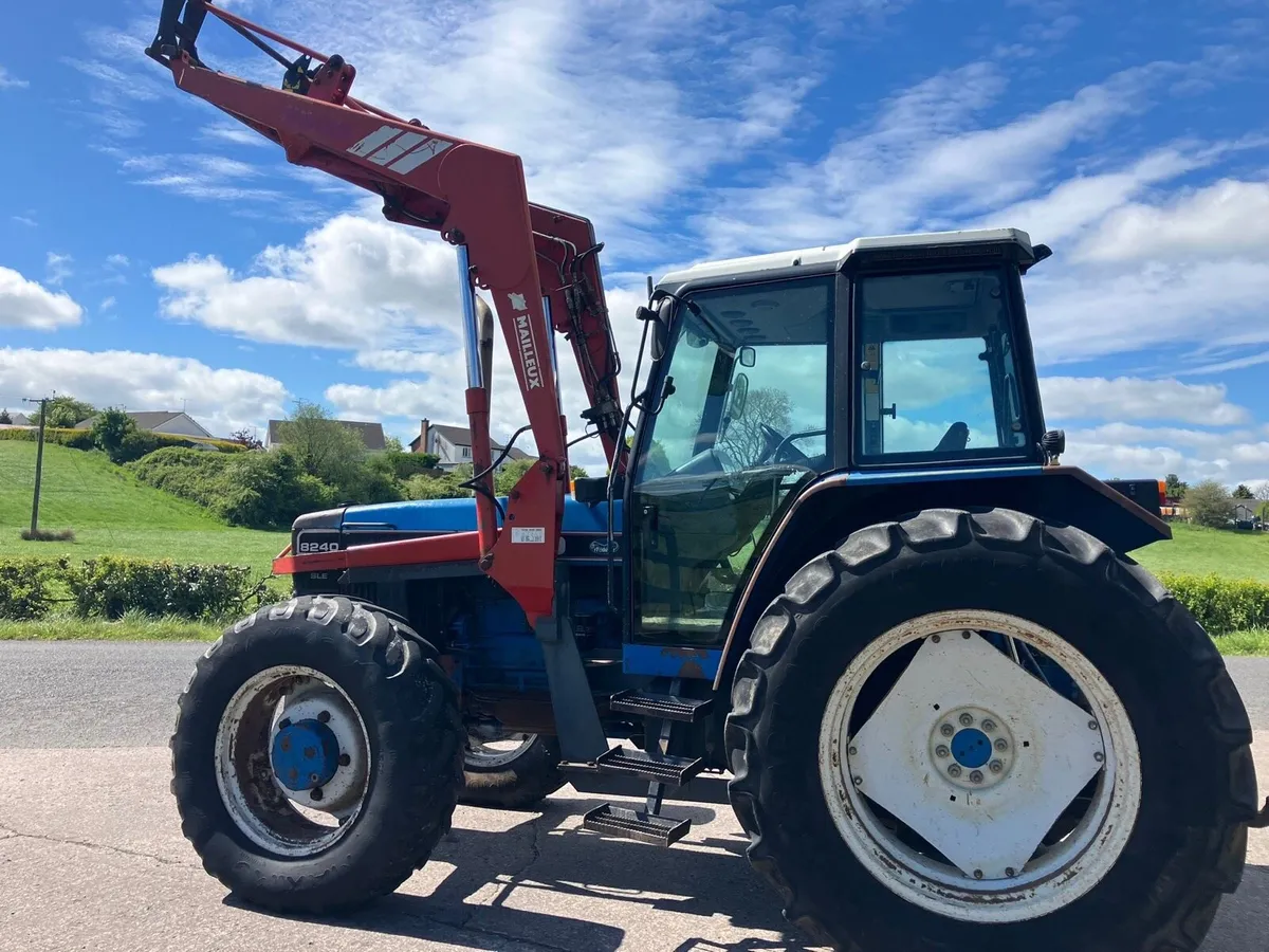 Ford 8240 - Image 4