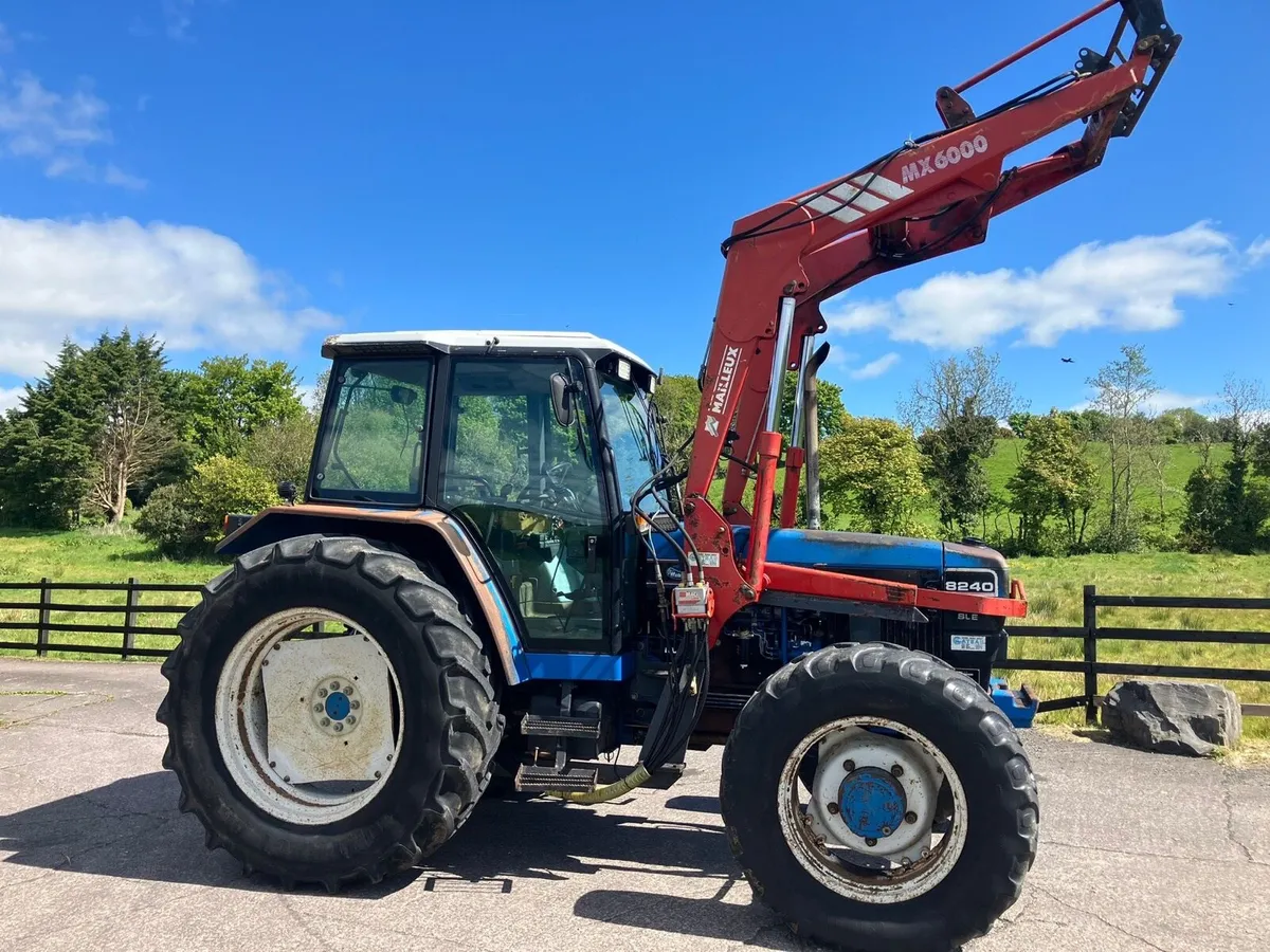 Ford 8240 - Image 1