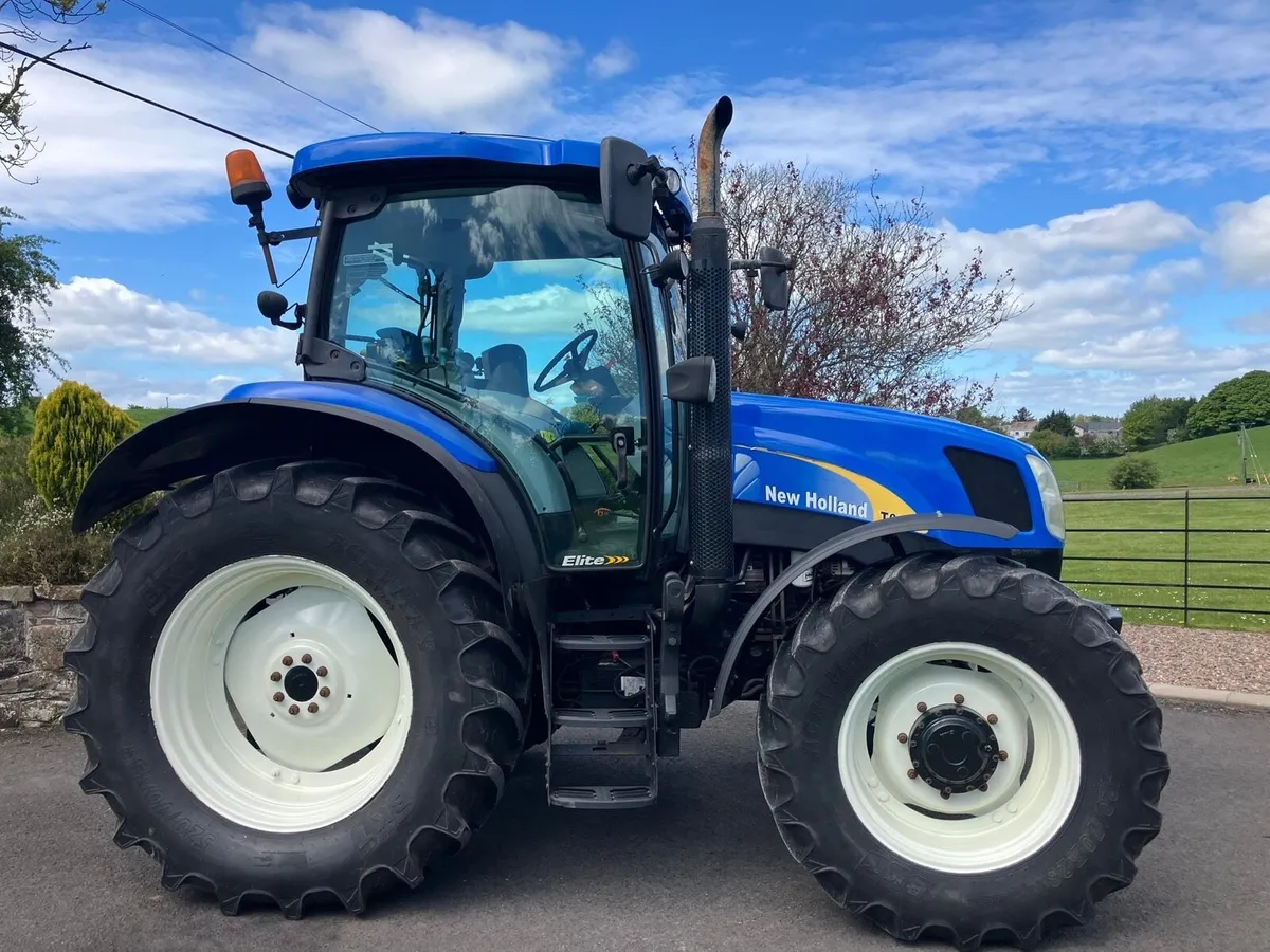 2011 New Holland T 6040 - Image 2