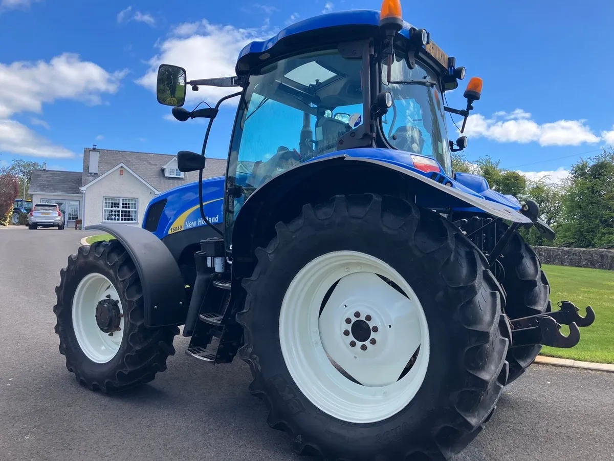 2011 New Holland T 6040 - Image 4
