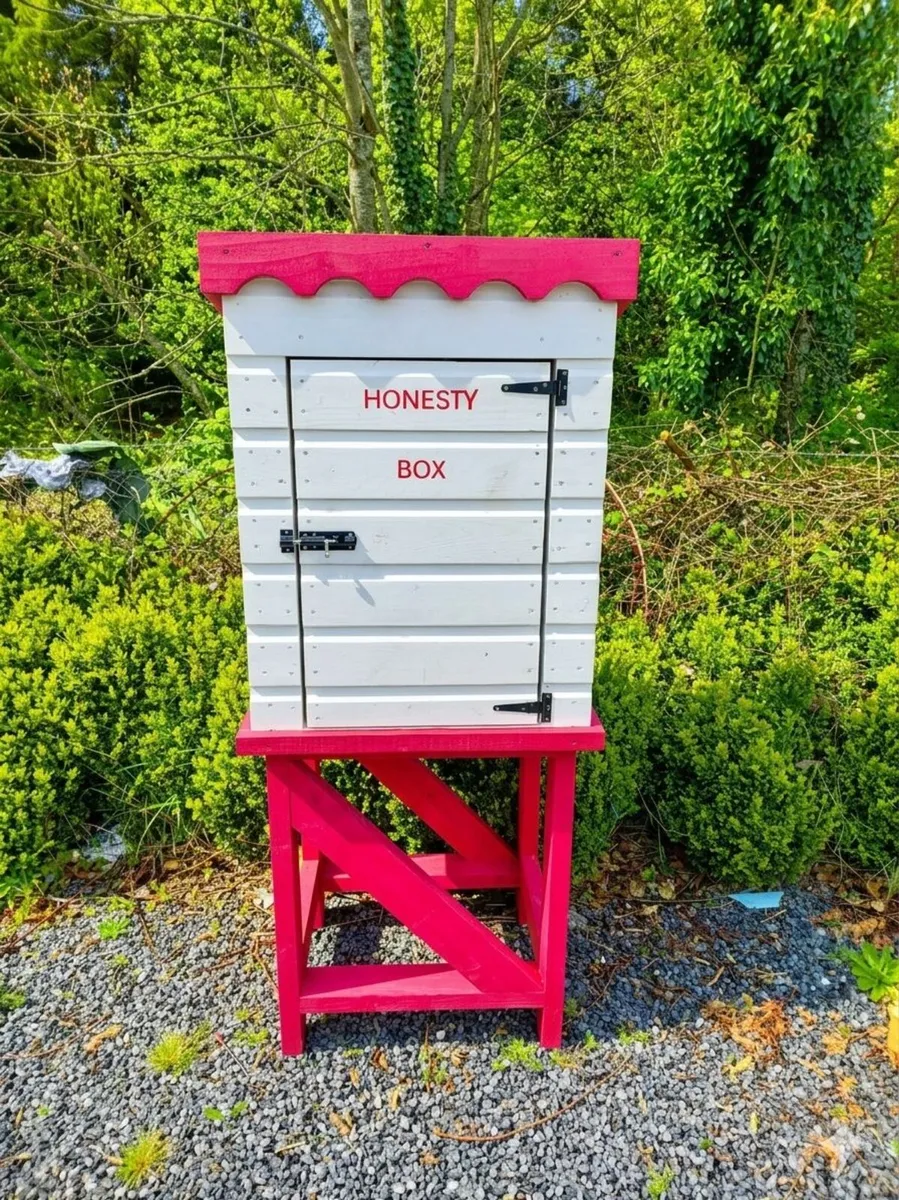 Honesty box  🐓 🥚🍞  🥦🥕🌽 - Image 1