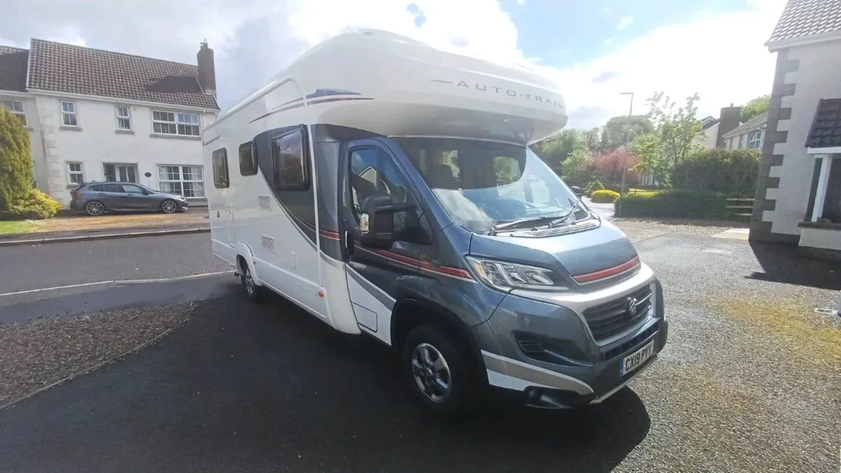 Camper - Image 2