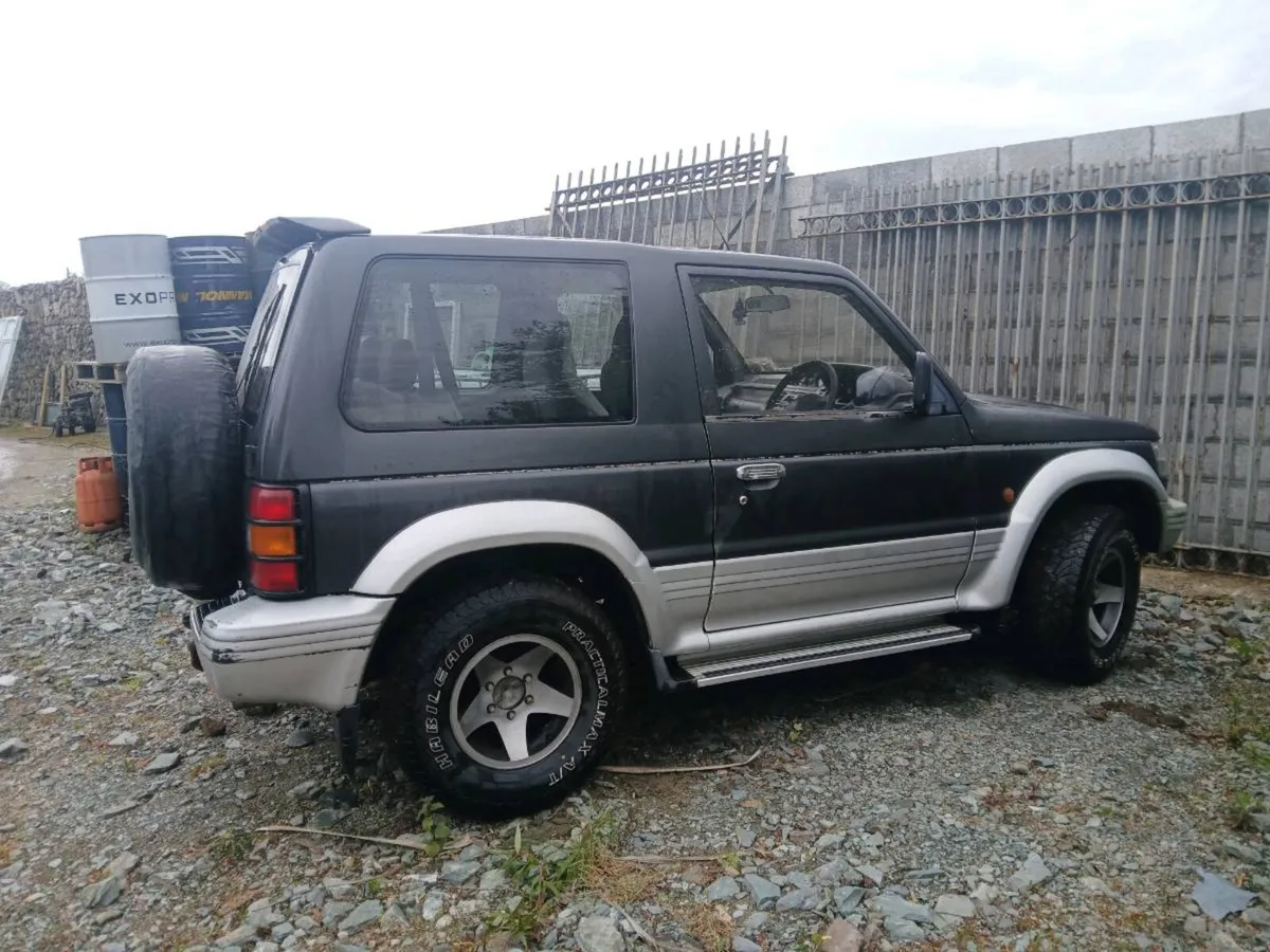 1992 Pajero 2.5td manual 5seats €56 tax - Image 1