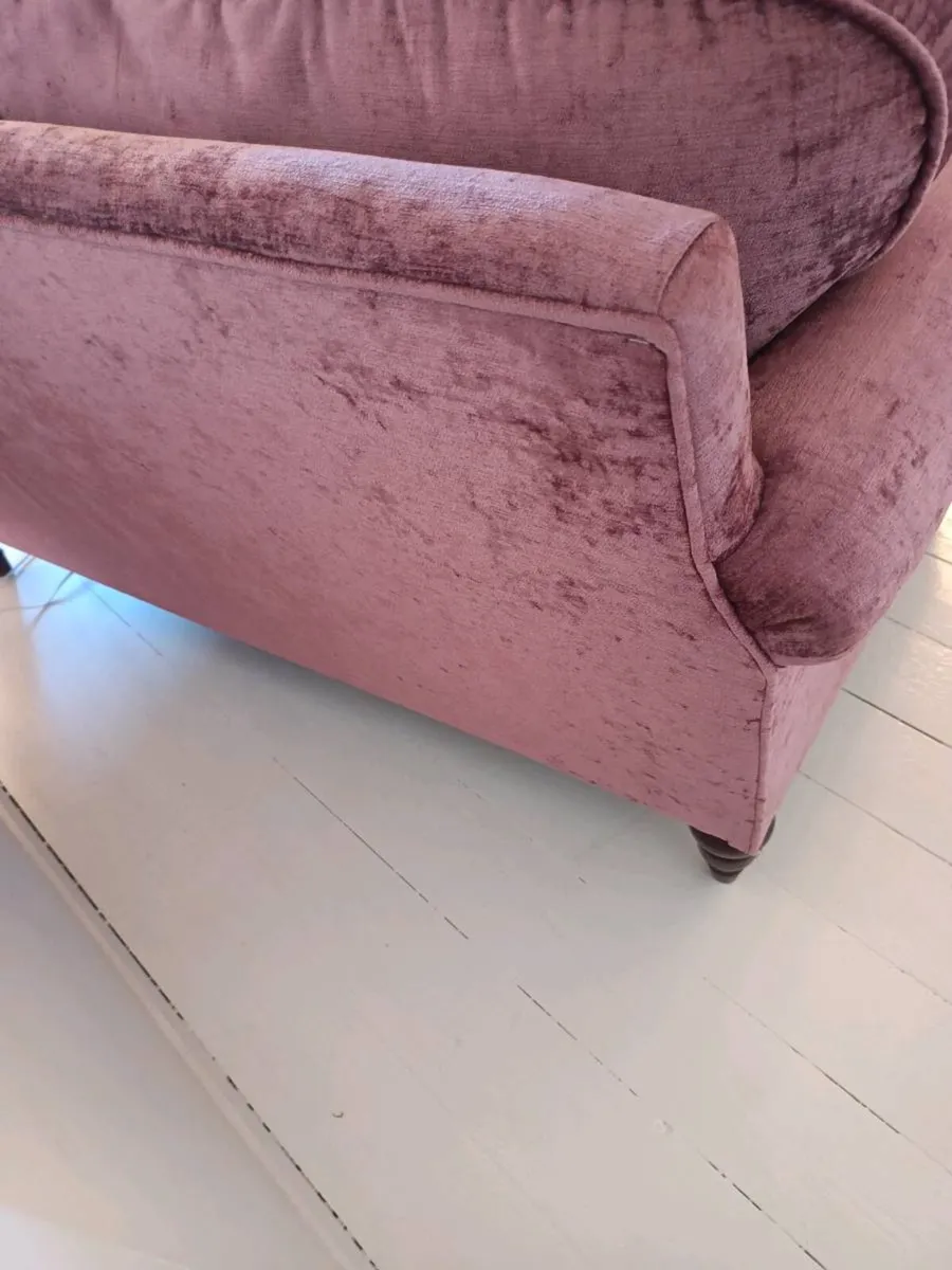 Velvet sofas - Image 3