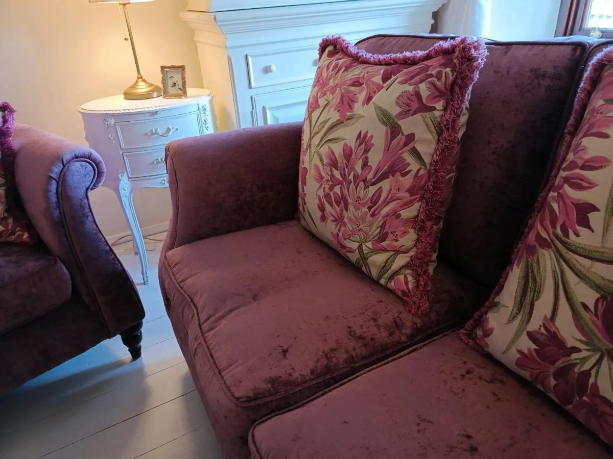 Velvet sofas - Image 4