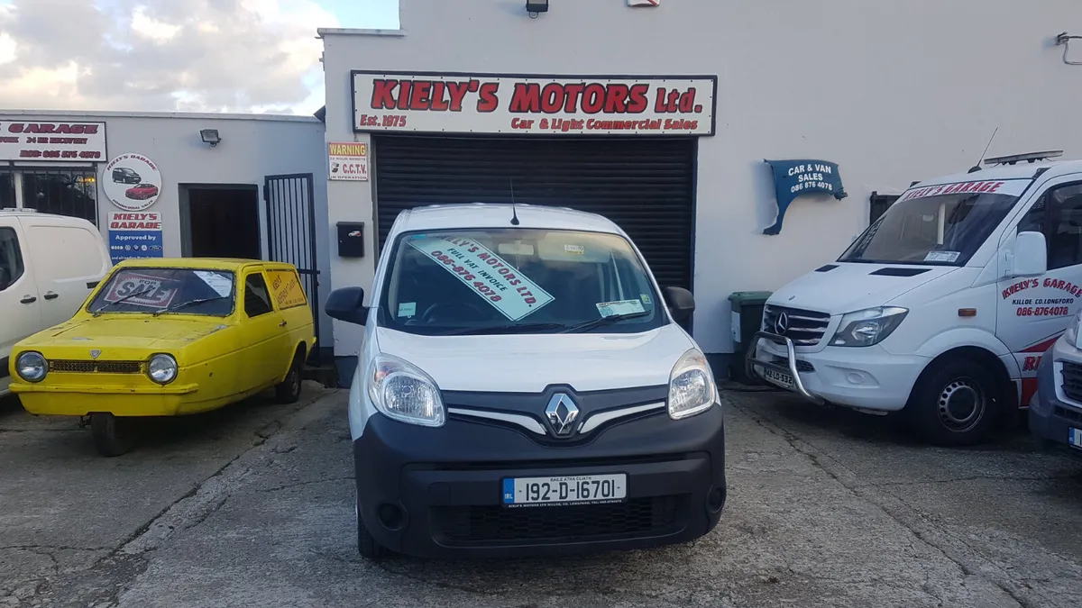 Renault Kangoo MAXI LOW KM MINT VAT INVOICE - Image 2