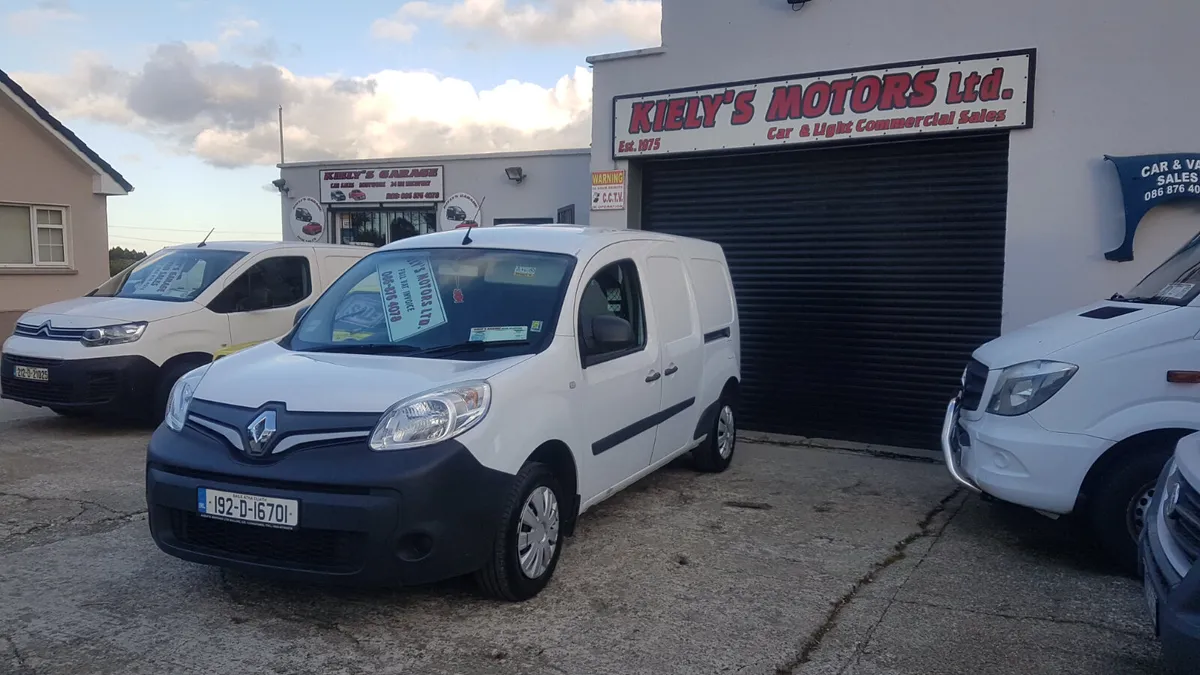 Renault Kangoo MAXI LOW KM MINT VAT INVOICE - Image 3