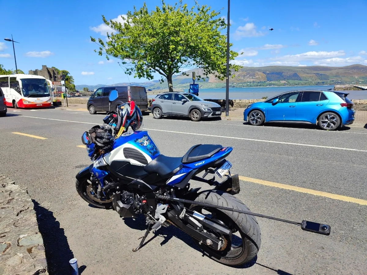 Suzuki gsr 750 - Image 3