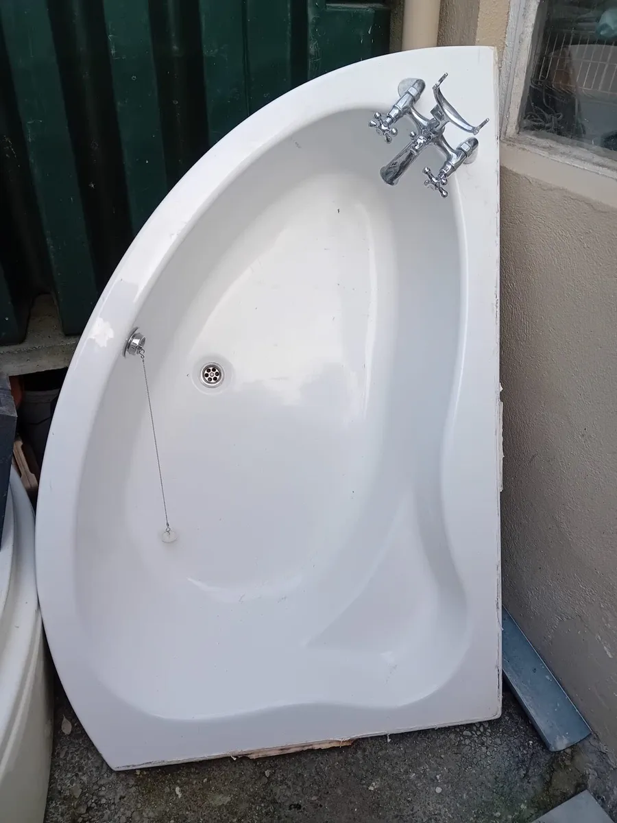 Corner bath white - Image 1