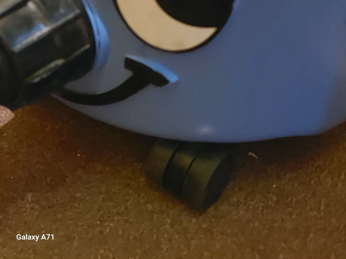 BLUE Henry Vacuum Cleaner in like new condition - Image 2