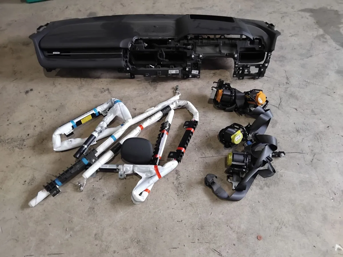 Hyundai Ioniq 5 2021-2025 airbag set - Image 1