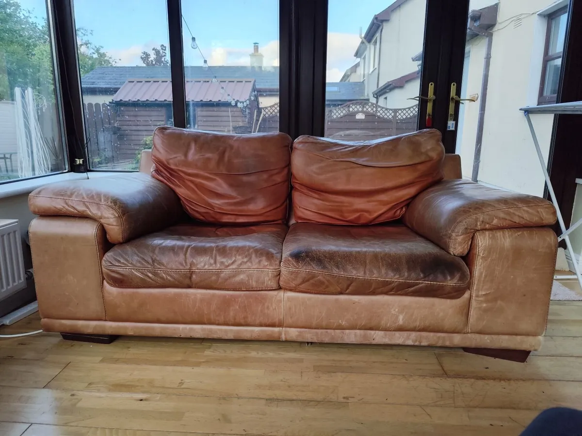 Couch 3 seat and a 2 seater - Image 4