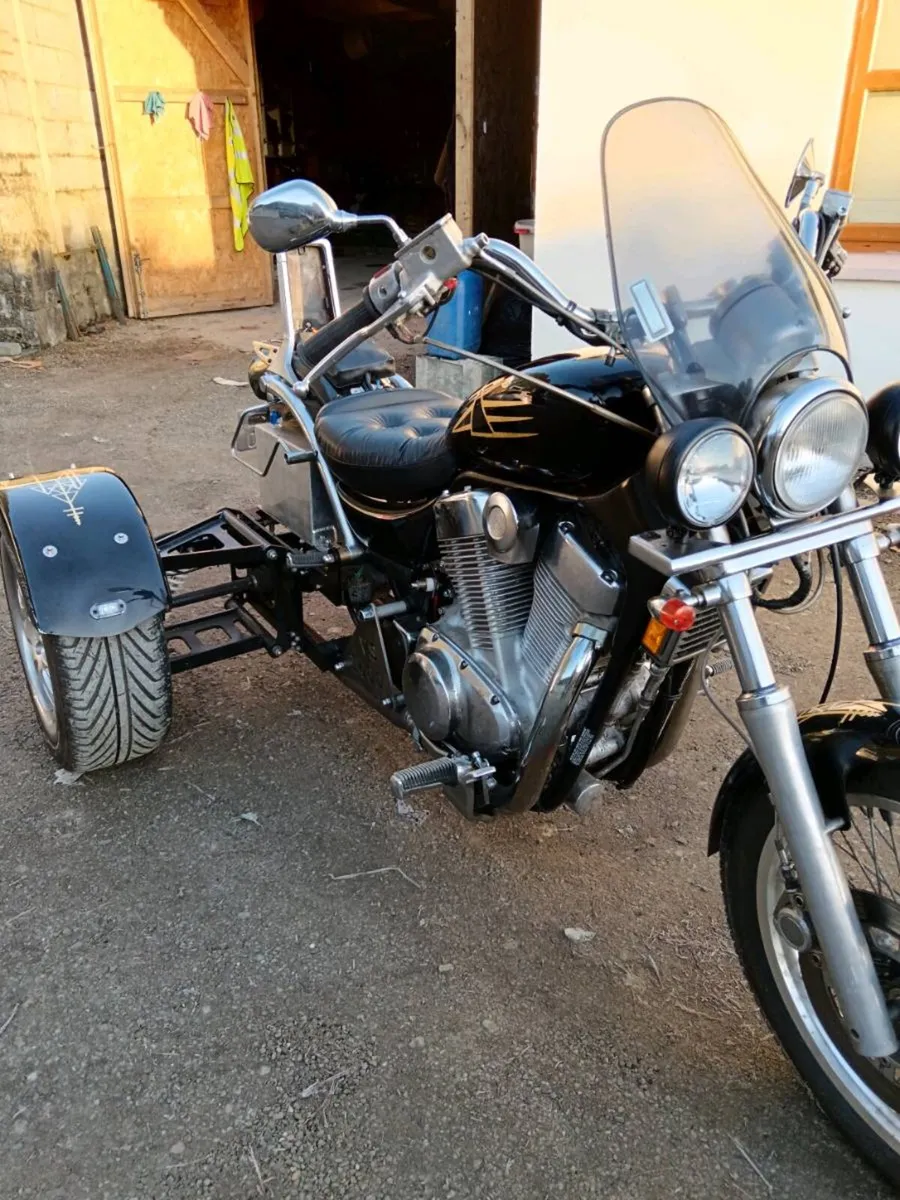 Motorcycle trike - Image 1