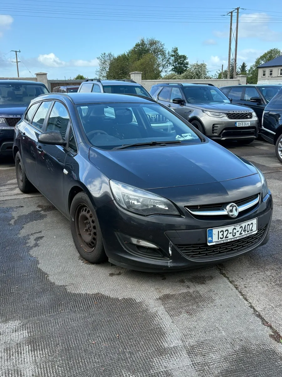 2013 Opel  Astra Estate - Image 1