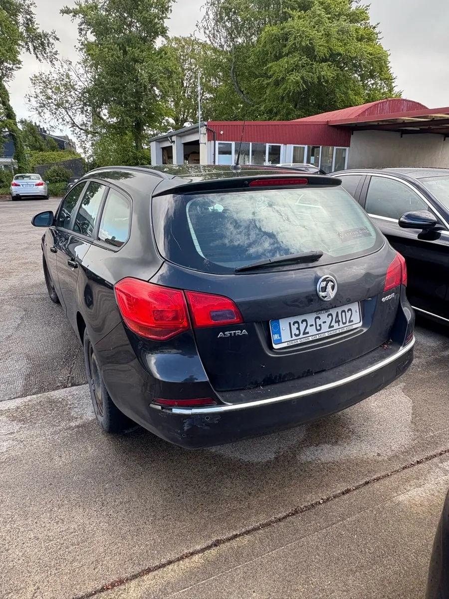 2013 Opel  Astra Estate - Image 2