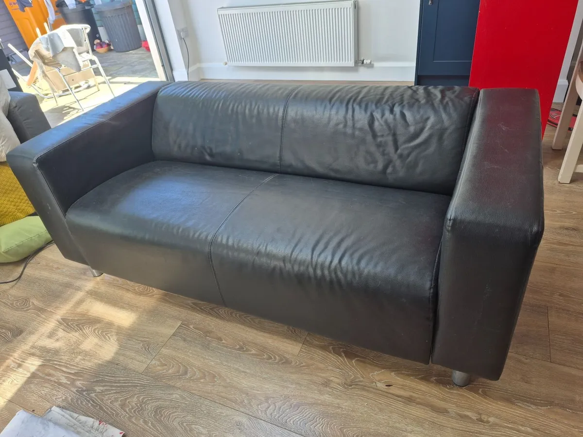 Black leather couch - Image 2