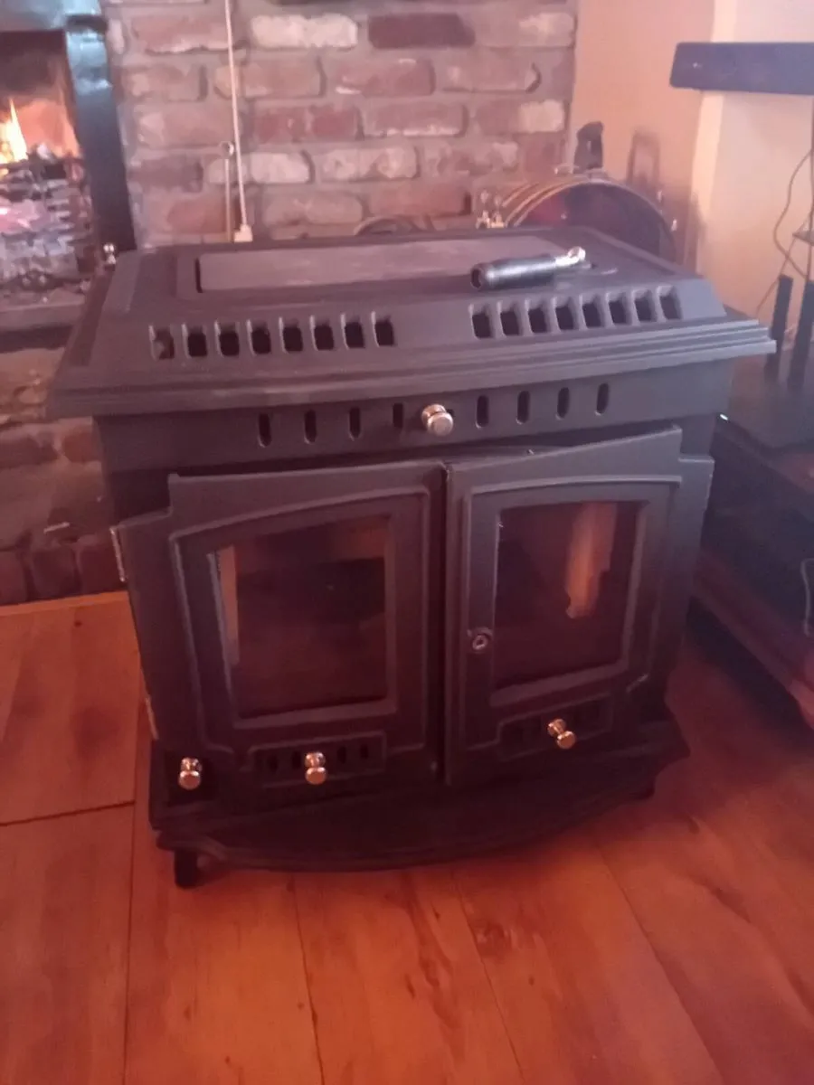 Wood stove - Image 1