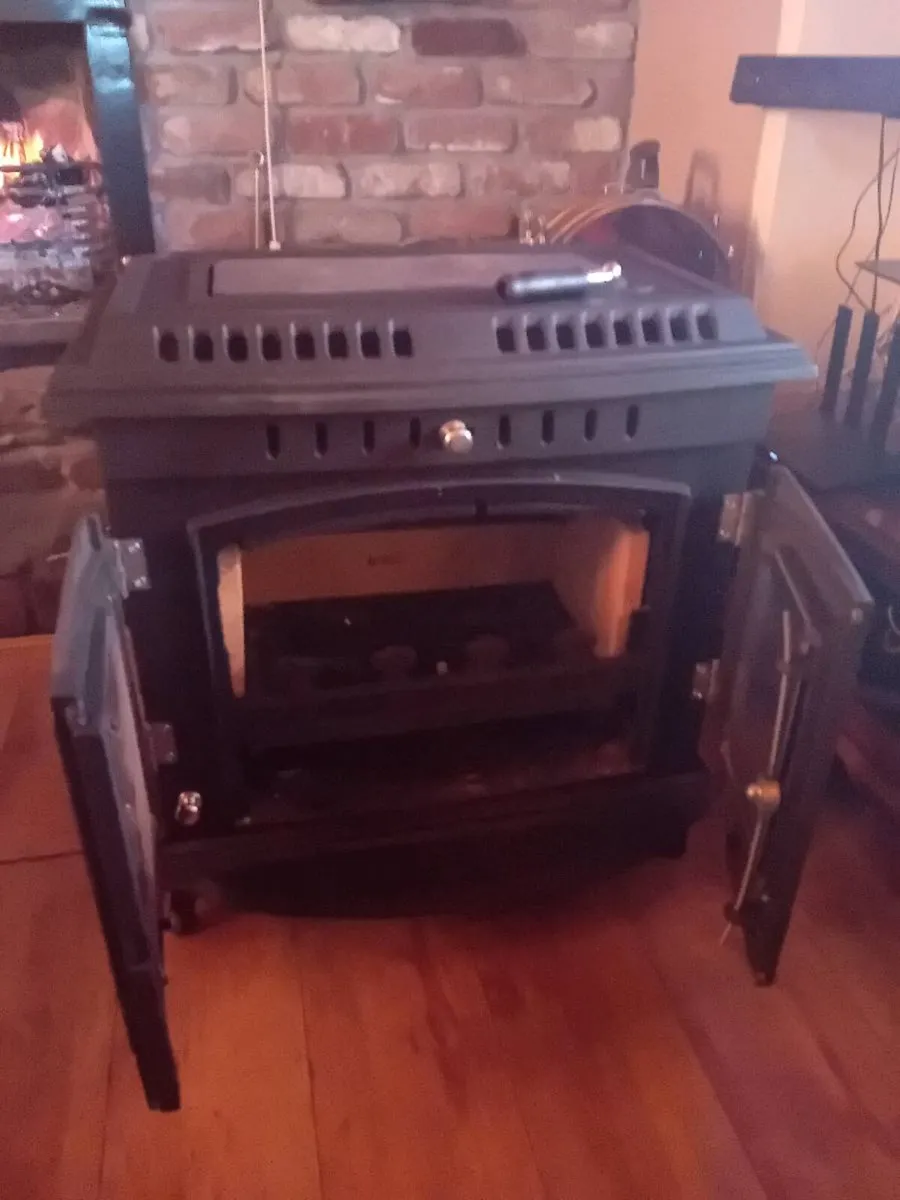Wood stove - Image 2