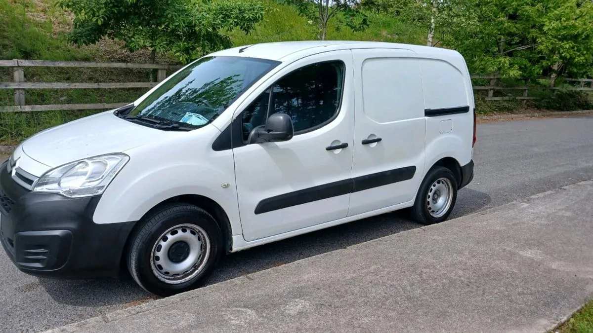 Citroën berlingo 3 seater. Van Test 8-26 Tax 8-26 - Image 2