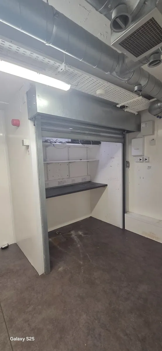 Electric shutter door - Image 2