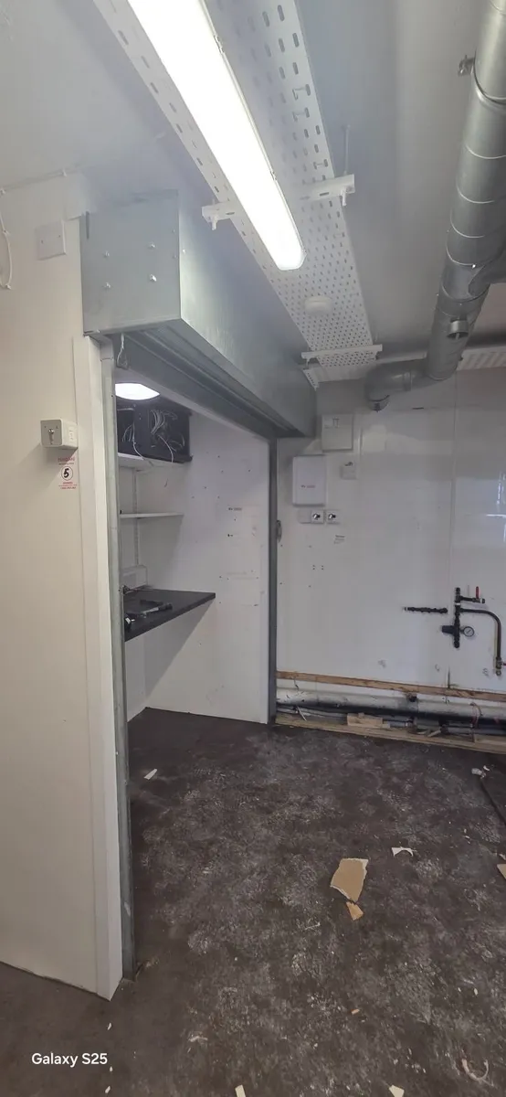 Electric shutter door - Image 3