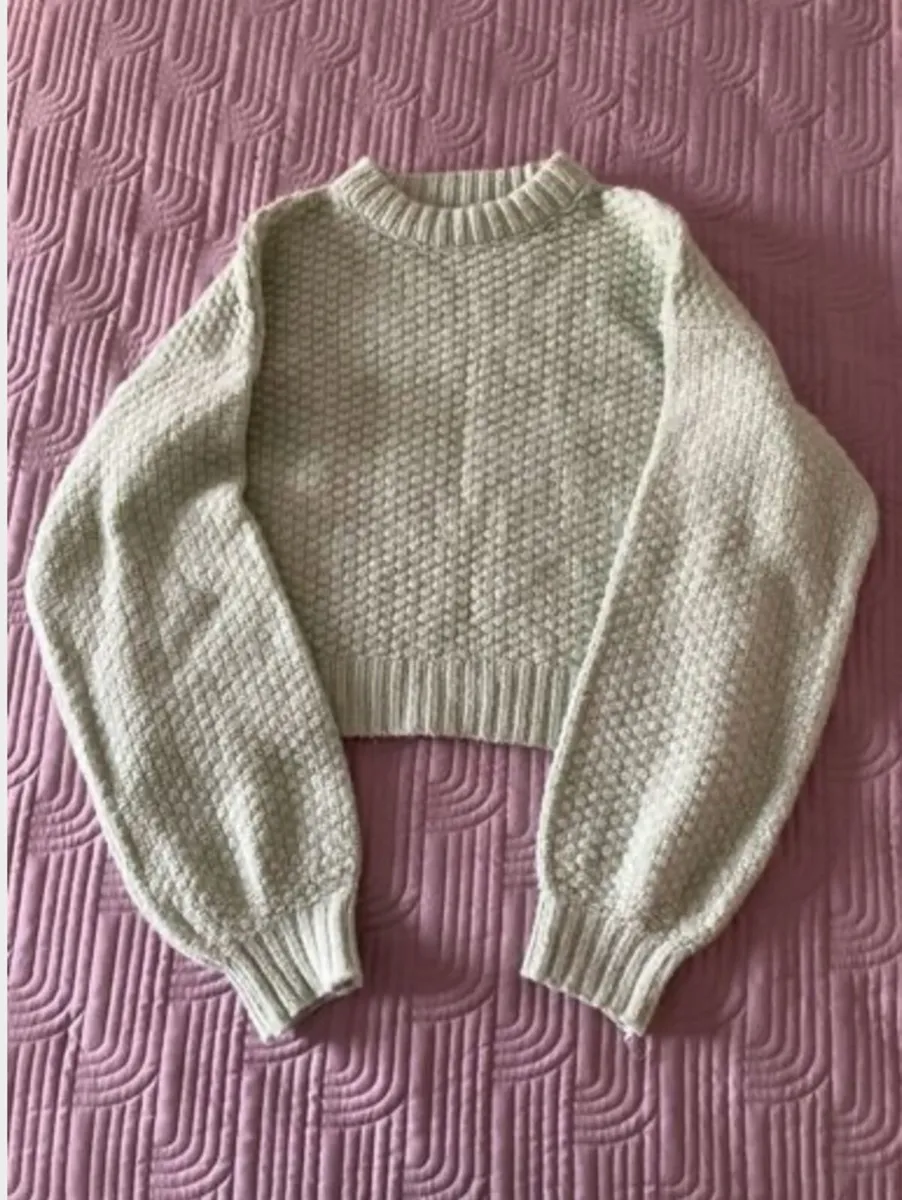 Stradavarious Jumper Size M - Image 1