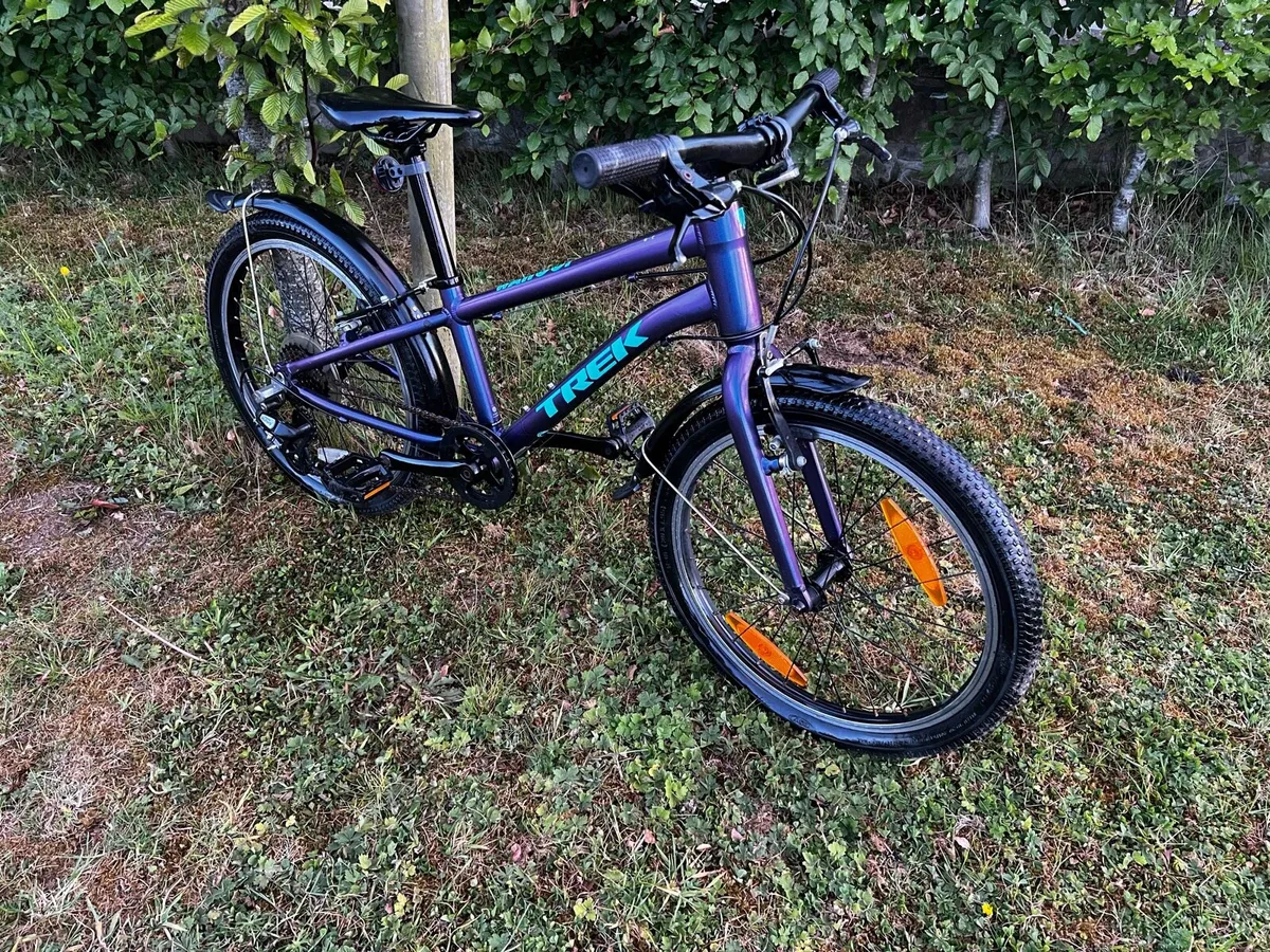 TREK WAHOO! 8 Speed bike ( LIKE NEW ) - Image 3