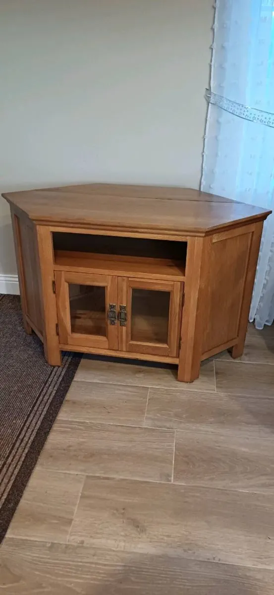 Solid oak TV Corner unit - Image 1