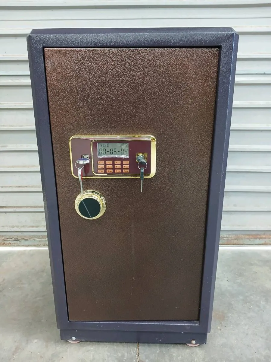 Fireproof high security Safe 920mm high - Image 1