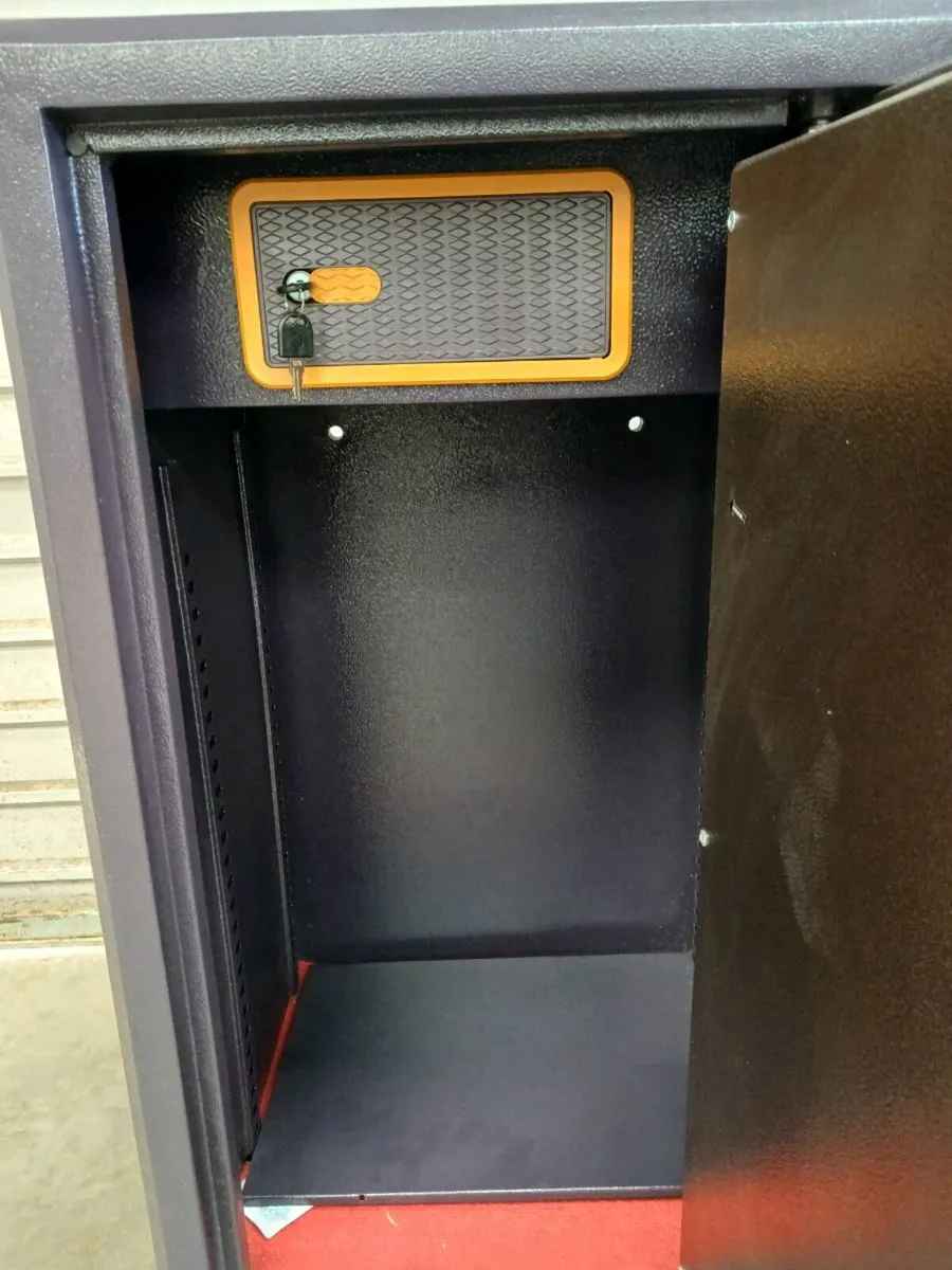 Fireproof high security Safe 920mm high - Image 4