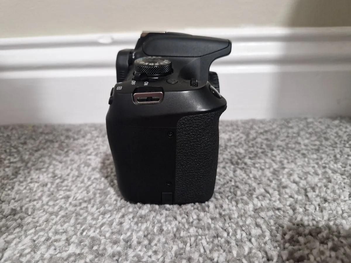 Canon Eos 2000d - Image 2