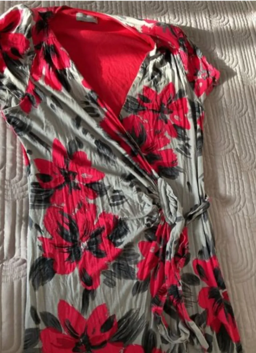Dunnes Per Una Wrap Dress size 14 - Image 4