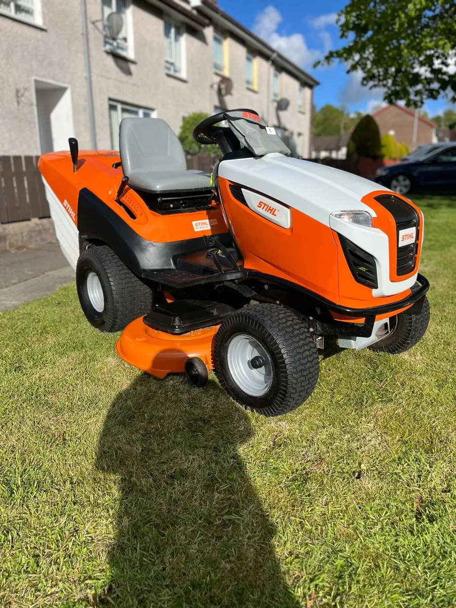 Sthill commercial grade petrol ride on lawnmower - Image 1