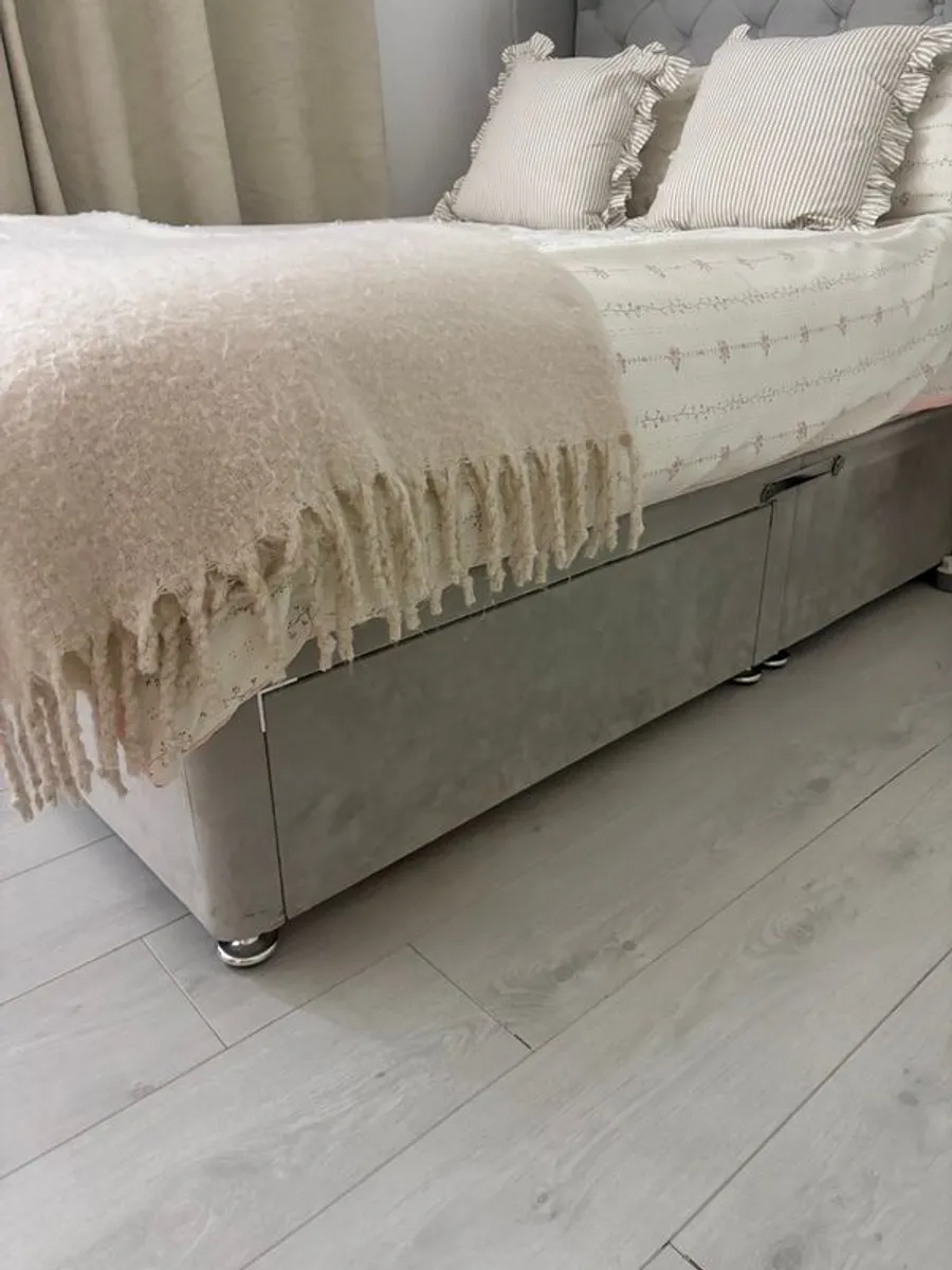 Double Bed - Image 2