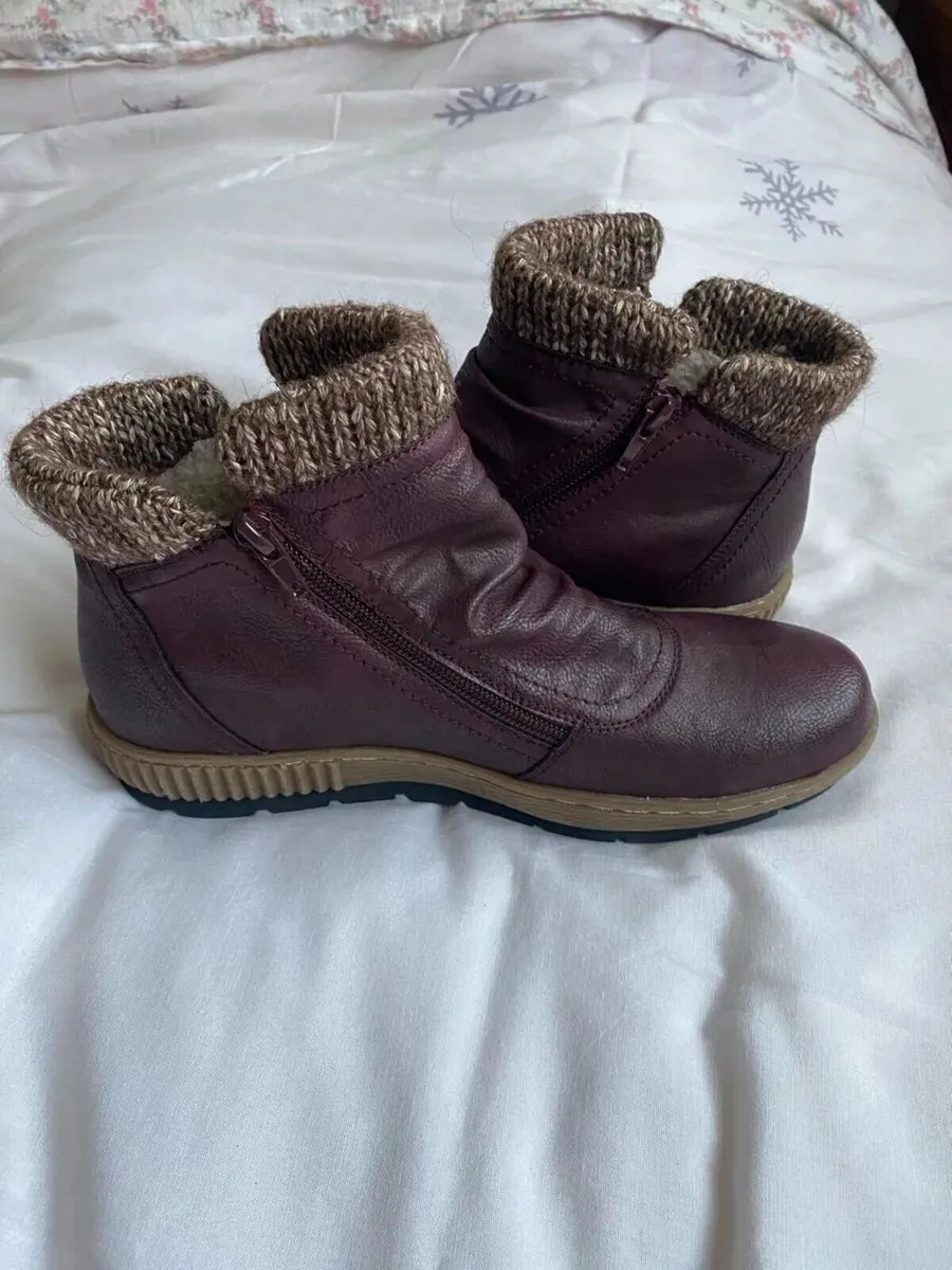 BRAND NEW Pavers Ankle Boots, Size 40, Burgundy - Image 1