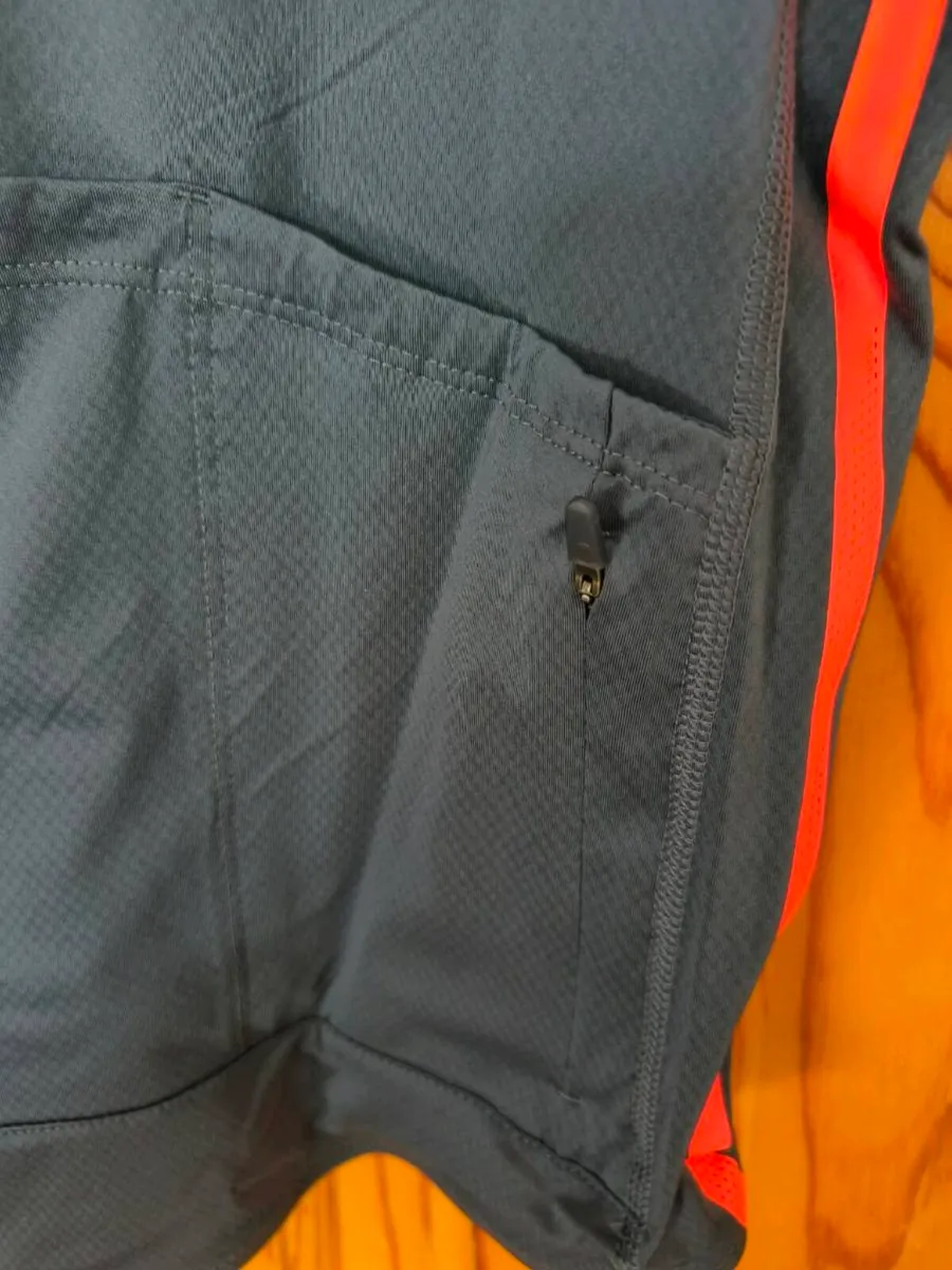 Adidas cycling jersey L New - Image 3