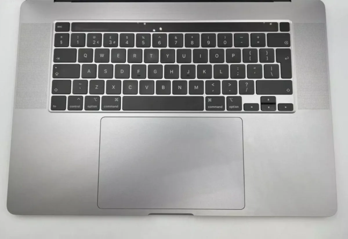 2019 Apple Macbook Pro (A2141) 16" Screen FOR PART - Image 2