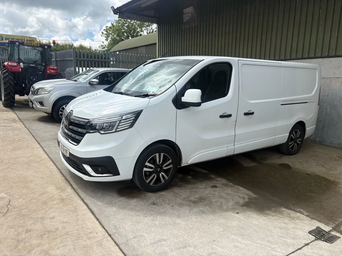 Renault traffic 2.0 170 hp top spec - Image 2