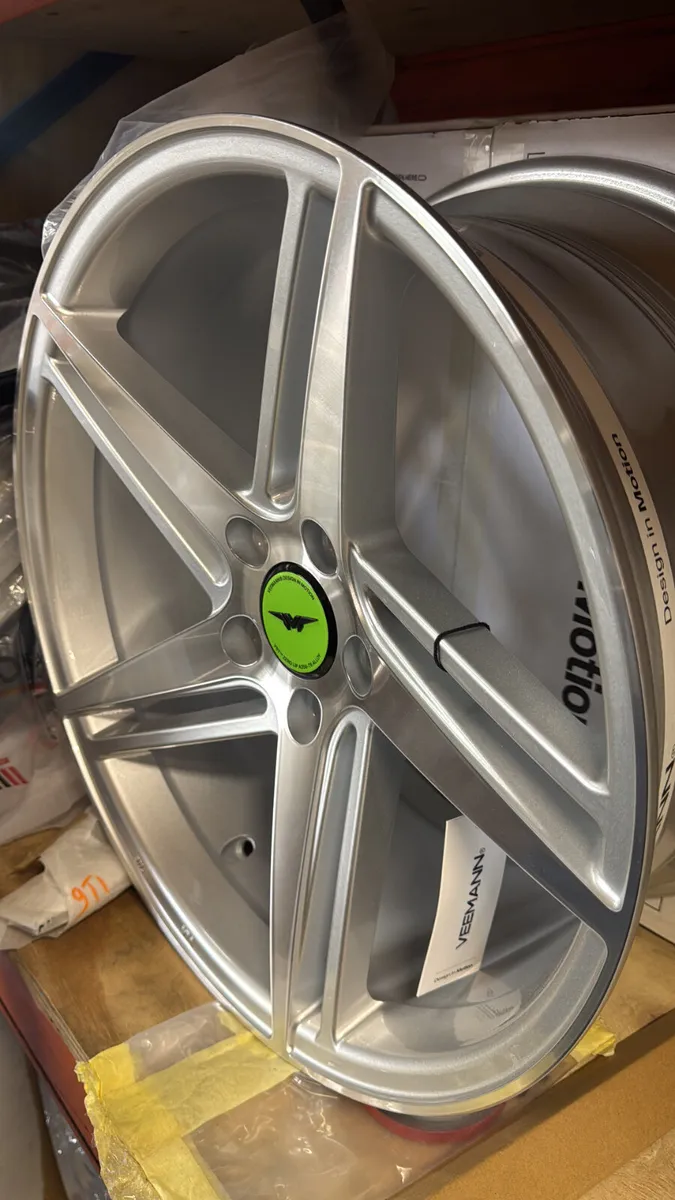Coloured veemnnn centre caps www.alloys.ie - Image 3