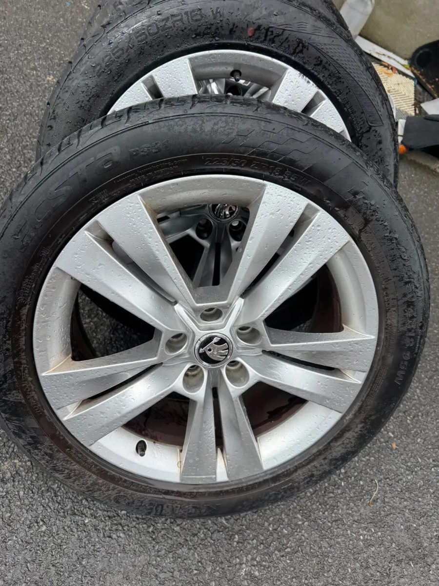 18” genuine Skoda karoq alloys & tyres 5x112 - Image 1