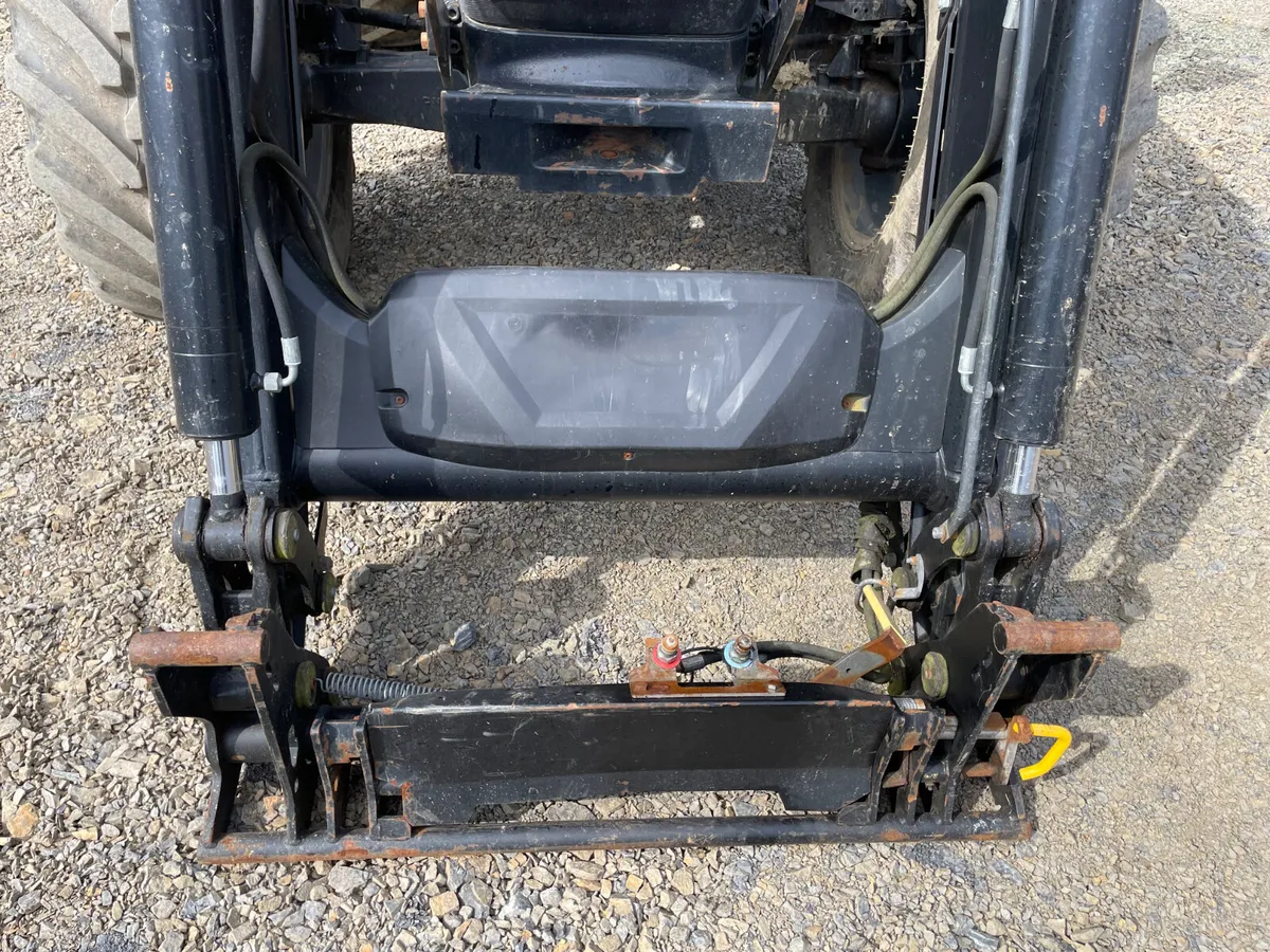 2018 Case Farmall 115C with Quicke Loader - Image 2