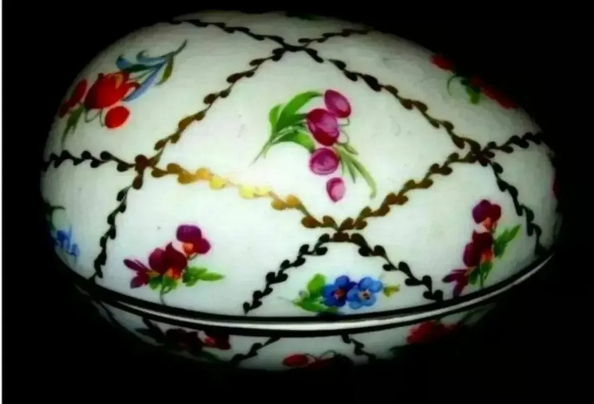Vintage Porcelain Trinket Box - Image 3