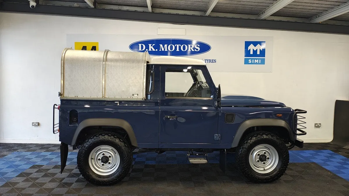 Landrover Defender - Image 4