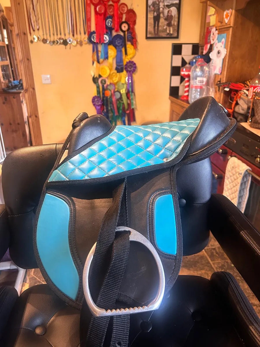 Pony saddle blue