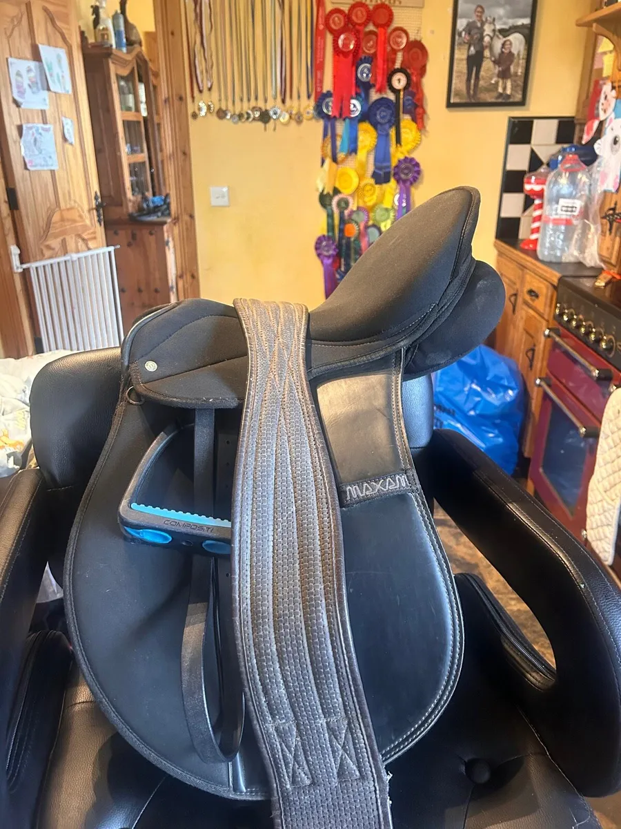 Saddle fully fitted out