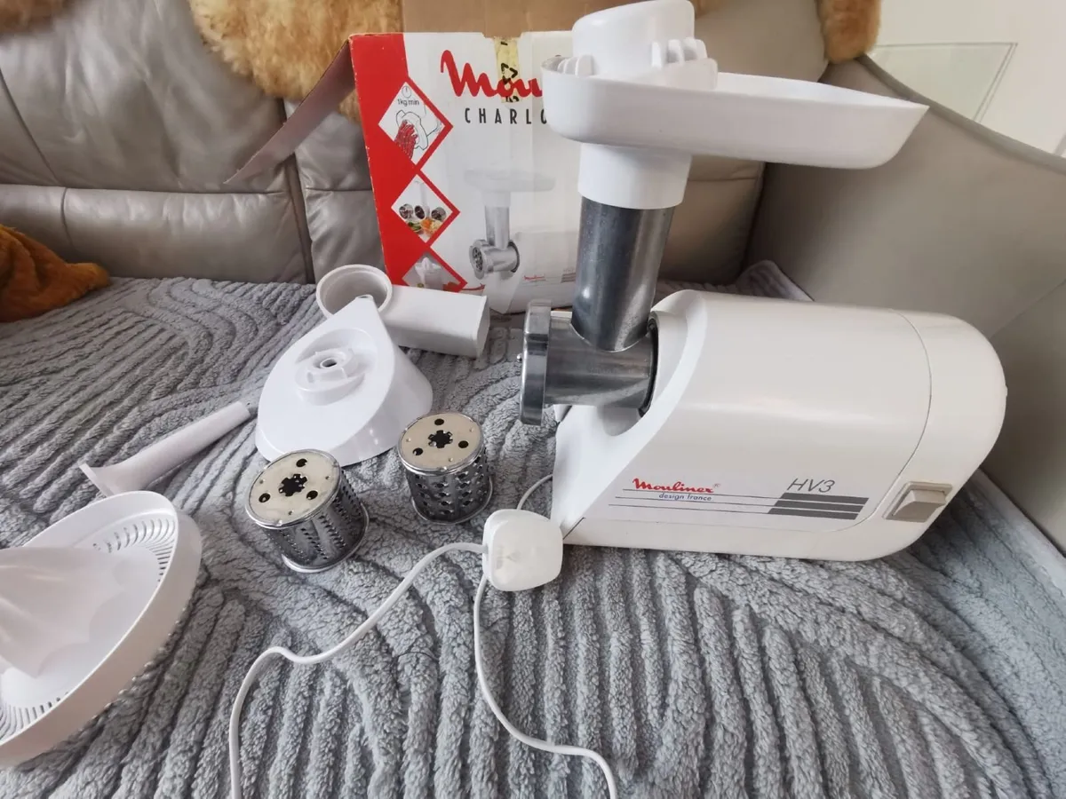 Moulinex Meat Grinder/Vegetable Slicer/Juicer - Image 2