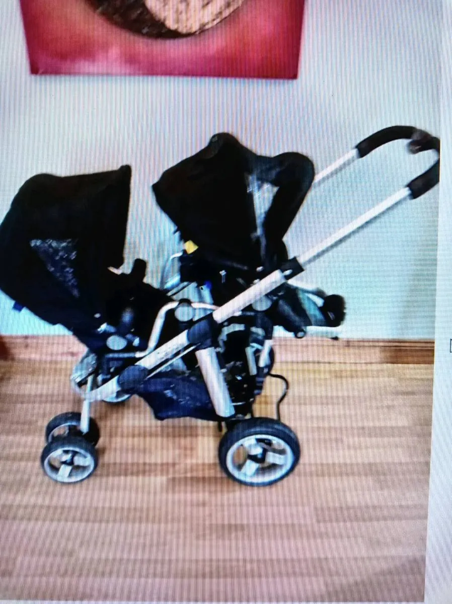 Twin Buggy I CANDY AS NEW  ALL EXTRAS €1680 NEW - Image 2