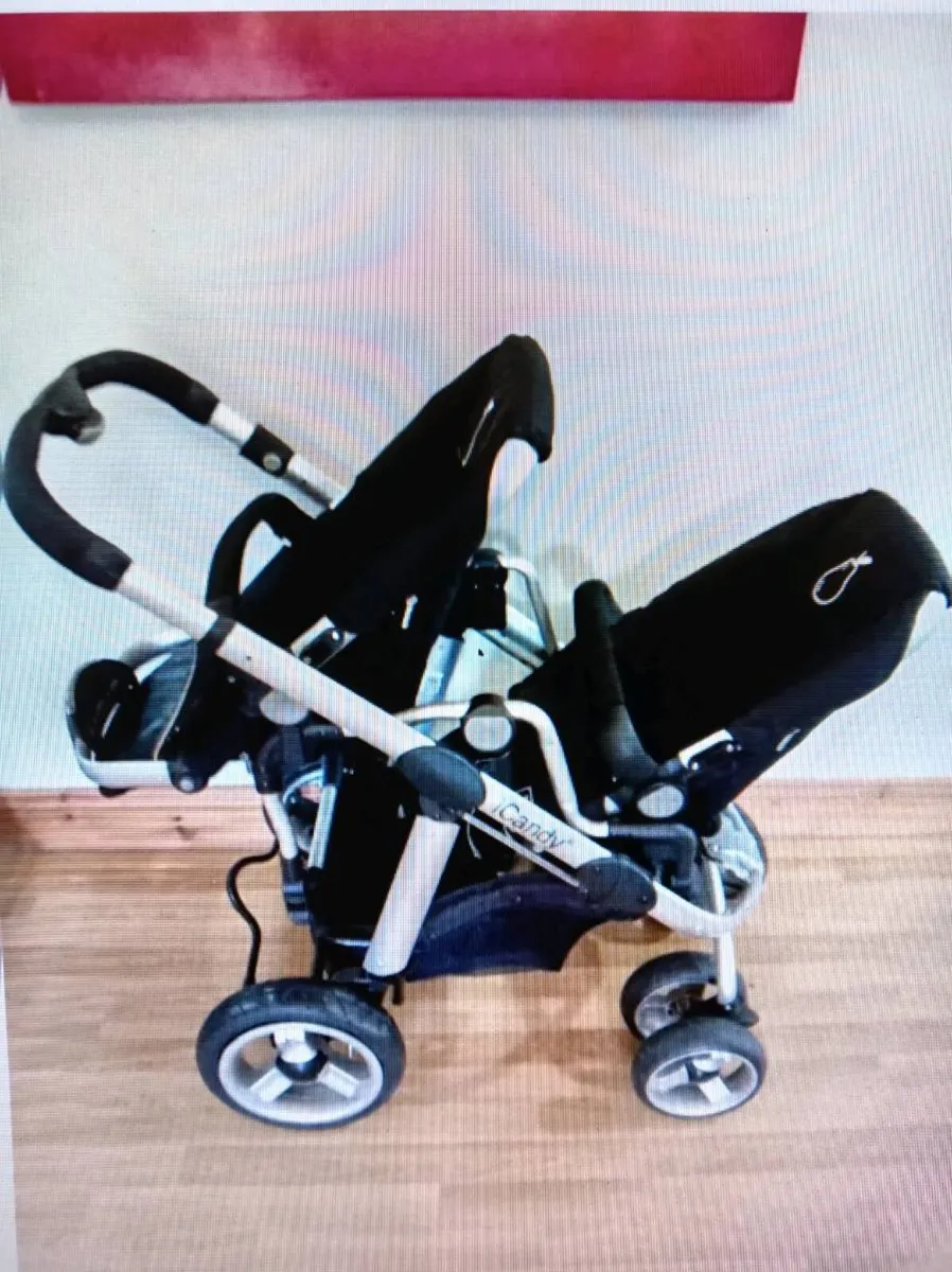 Twin Buggy I CANDY AS NEW  ALL EXTRAS €1680 NEW - Image 3