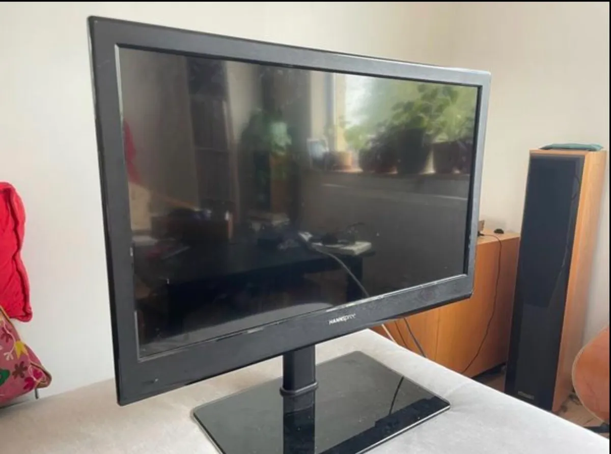 32 inch flatscreen TV