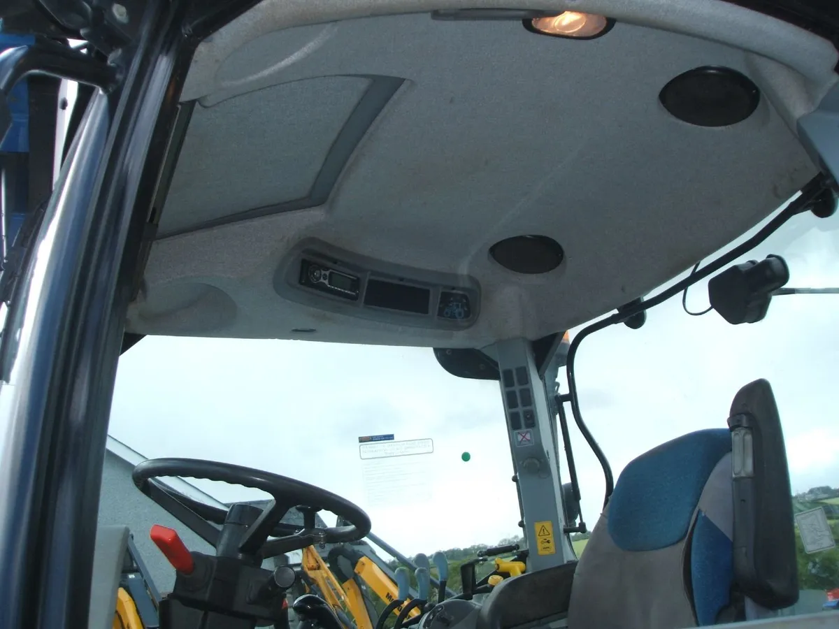Late 2011 New Holland T6040 Elite with loader - Image 4